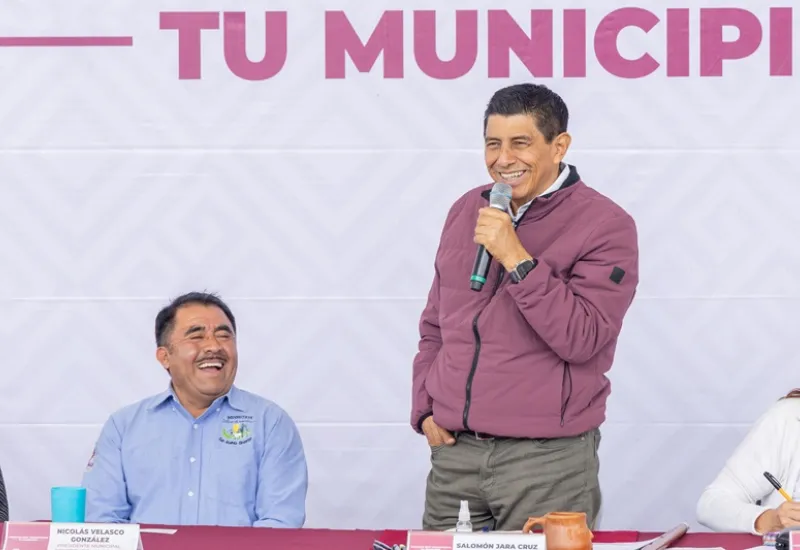 En esta localidad de la región Mixteca, el Mandatario estatal anunció una inversión superior a los 3 millones 860 mil pesos para revertir la pobreza, marginación y carencias. Foto: Cortesía.