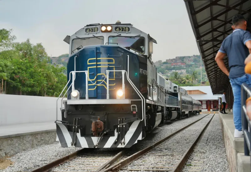 Carlos Barreda Westphal, director de la plataforma Ferroviaria.mx, explicó que la doble estiba es en transporte de carga contenerizada y depende de que exista infraestructura y terminales para llevarlo a cabo. Foto: Cortesía.