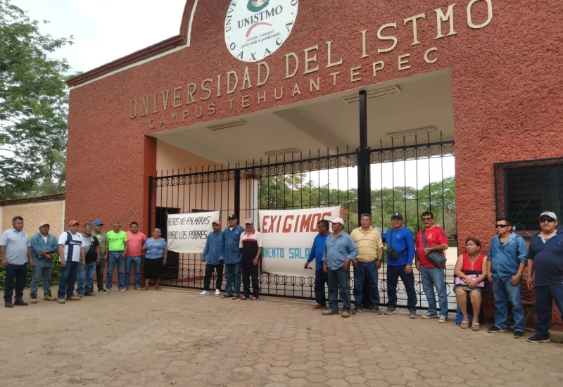 La semana pasada tomaron las instalaciones del campus Tehuantepec para exponer su demanda.