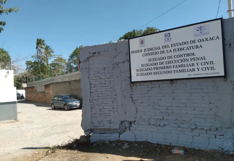 El juzgado primero en Tehuantepec se quedó sin juez desde hace varios días.