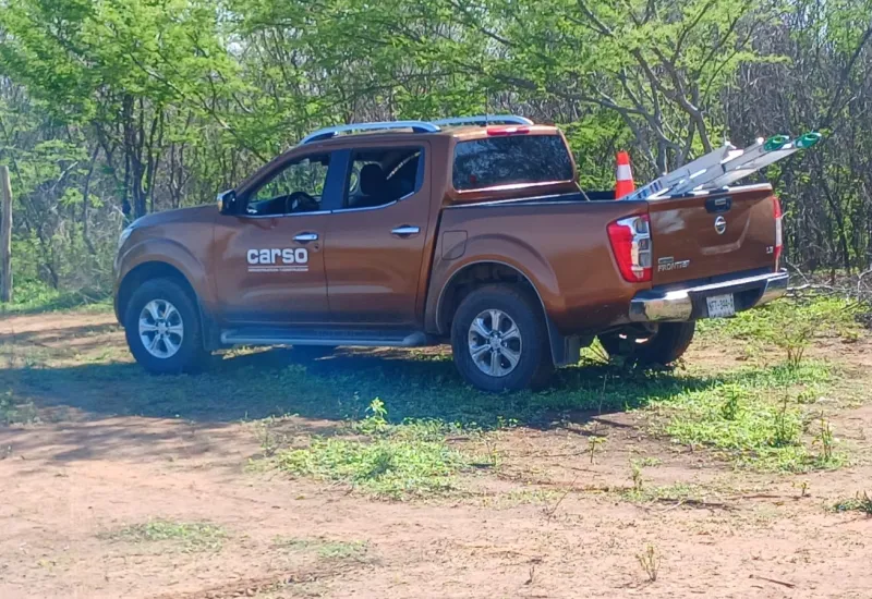 El vehículo presentaba tres impactos de bala; fue abandonado en la colonia Guadalupe Hinojosa de Murat. 