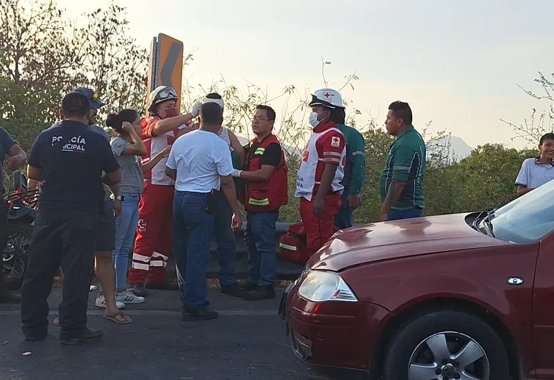 Paramédicos auxiliaron al lesionado, quien se encontraba en estado de ebriedad.