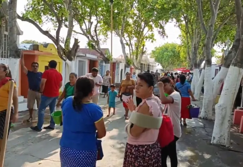 El camposanto recibió a decenas de familias que acudieron a recordar a su ser querido.
