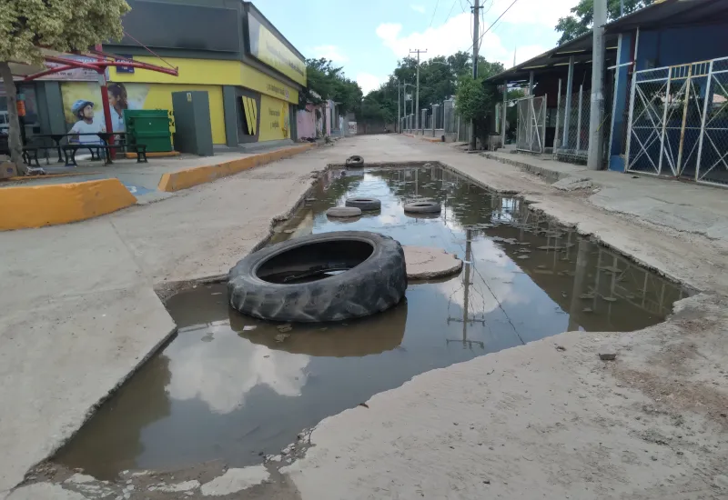 Hay molestia entre vecinos.
