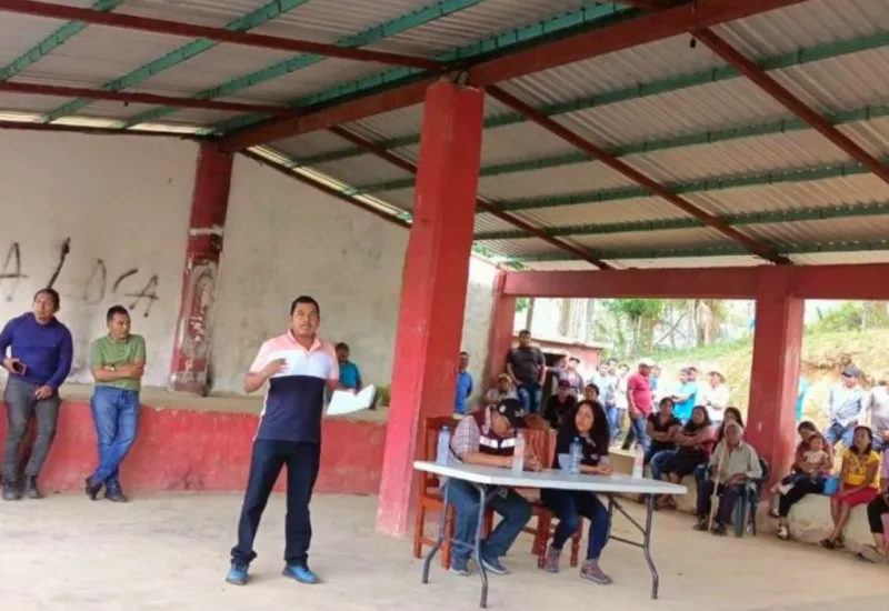 “En San Isidro Platanillo, la gente está temerosa, se siente amenazada, mientras el gobierno de Oaxaca nos deja solos, no vemos que haya diálogo para que se garantice nuestra seguridad”.